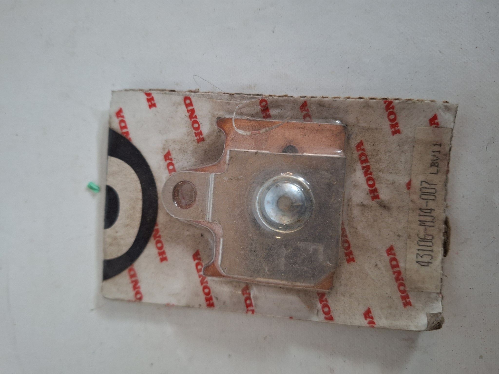 Picture of BREMSBELAG HINTEN  43106-MJ4-007  VF 1000 R
